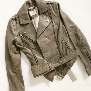 NWT Beautiful 100% Taupe Grey Leather Moto Jacket